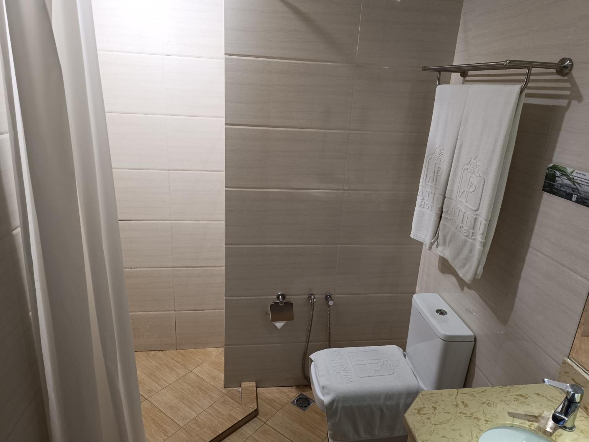 Lintas Platinum Hotel Kota Kinabalu Exteriör bild
