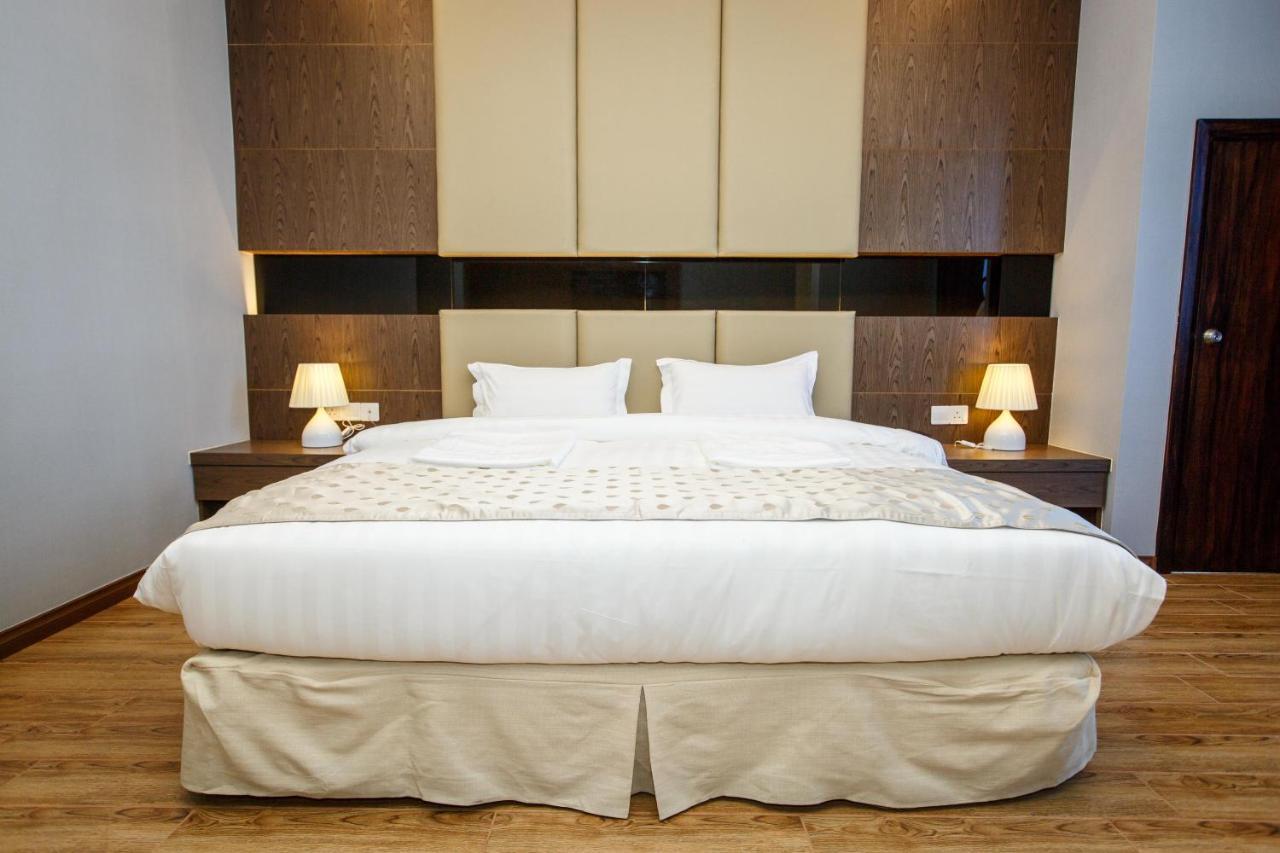 Lintas Platinum Hotel Kota Kinabalu Exteriör bild