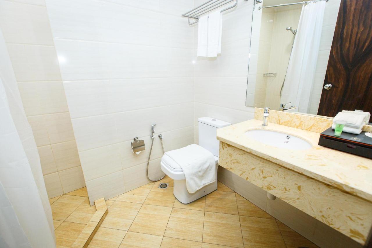 Lintas Platinum Hotel Kota Kinabalu Exteriör bild
